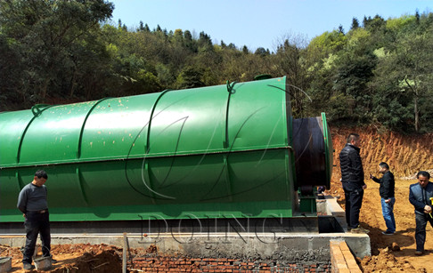 New design pyrolysis plant convert waste plastic to fuel oil