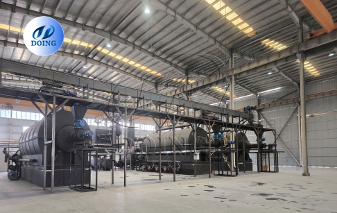 Semi-continuous plastic pyrolysis machine in China operation video